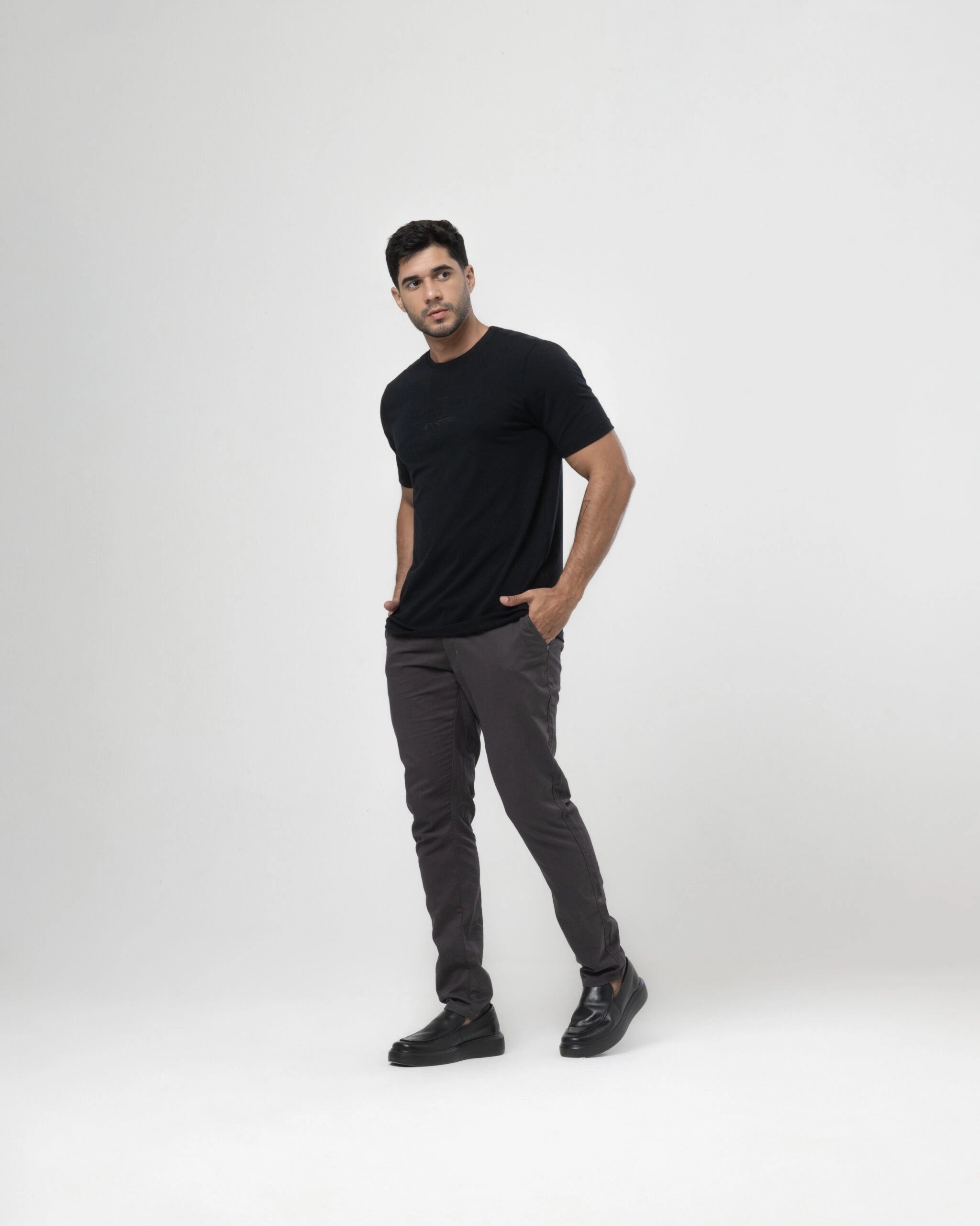 T-Shirt Bordado & Estampa em algodão com elastano